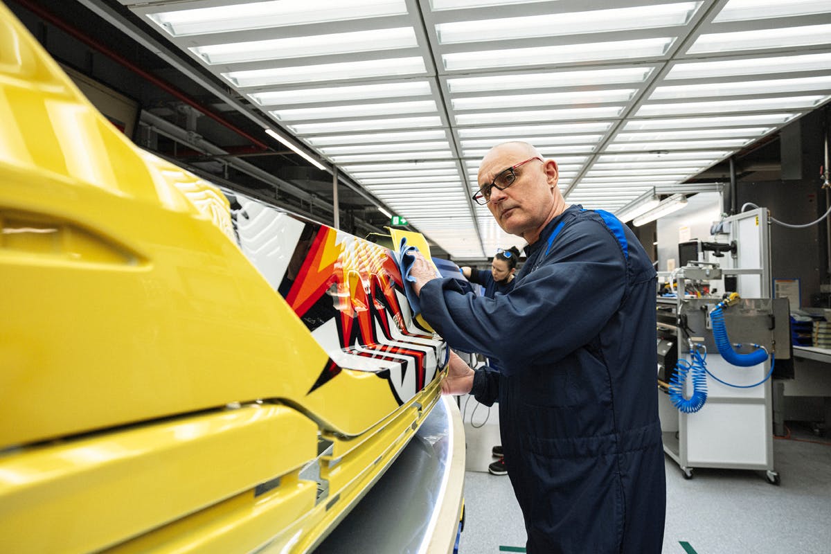 jeff-koons-bmw-8-series-artist-collab-price (32)