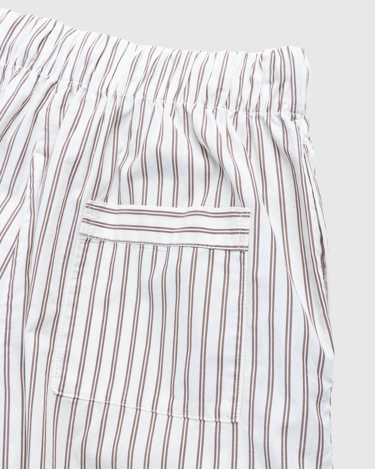 Tekla – Cotton Poplin Pyjamas Shorts Hopper Stripes - Loungewear - Beige - Image 4