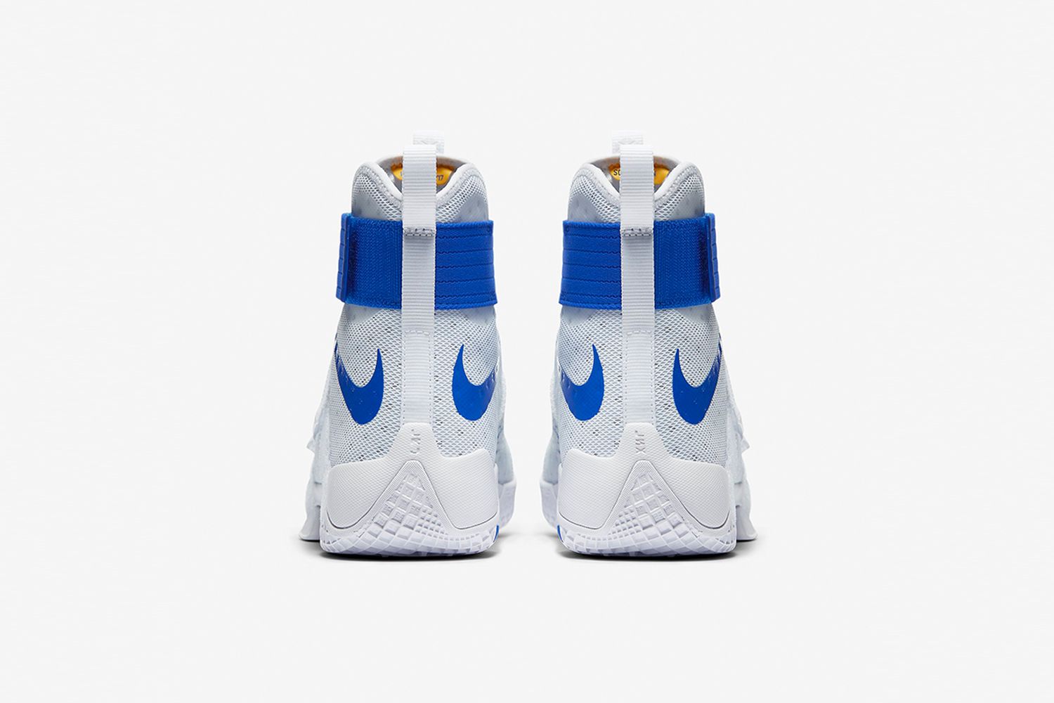 Zoom LeBron Soldier 10