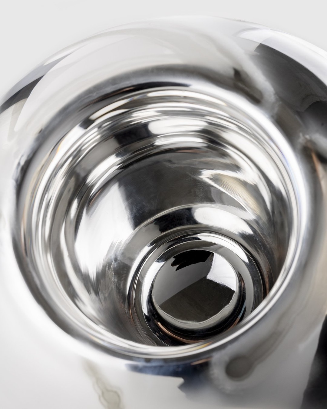 Chito x Christofle x Highsnobiety – Hand Painted Uni Vase Large 1 - Deco - Silver - Image 4