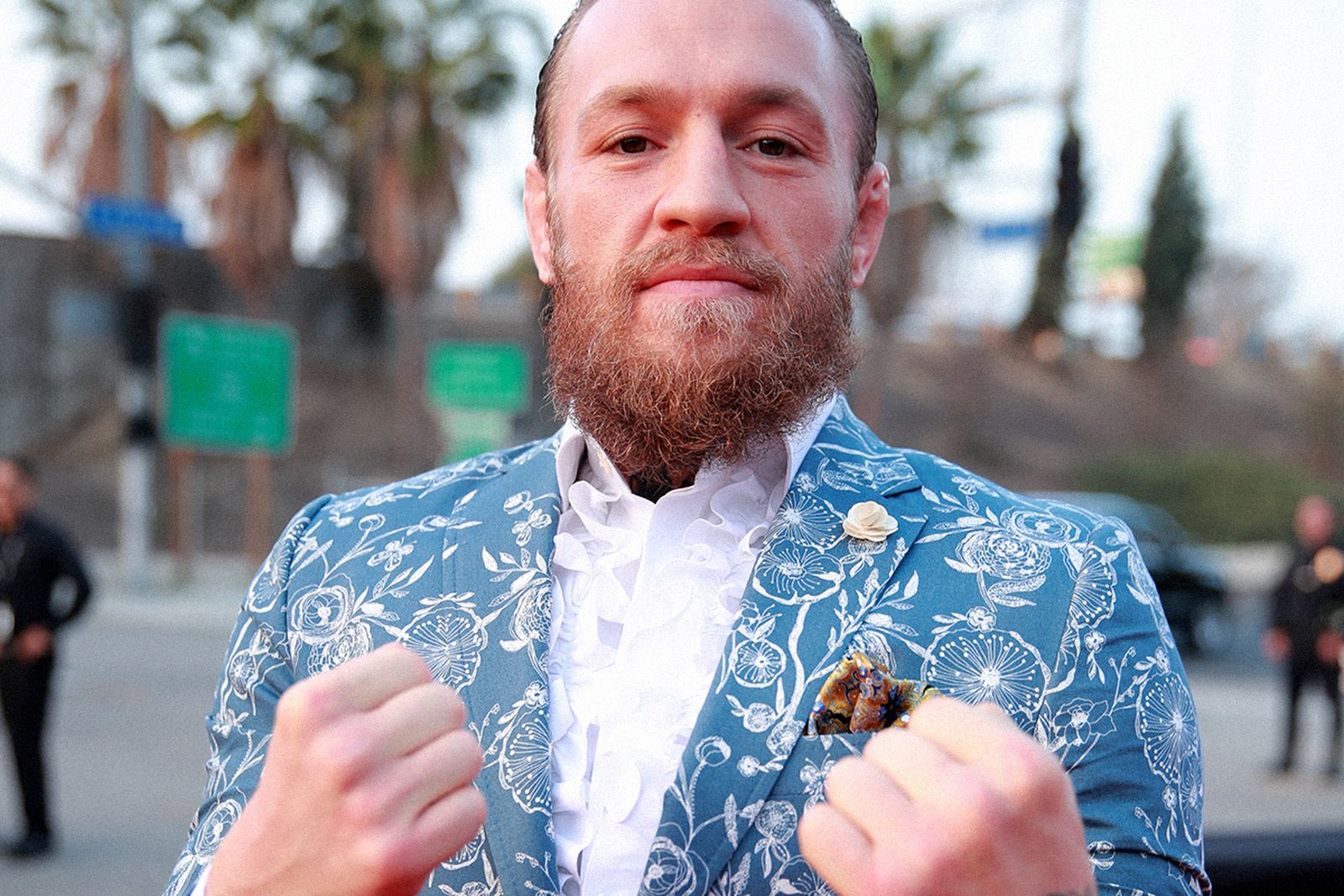 Conor Mcgregor Sends A Fuck You To Floyd Mayweather In His Suit