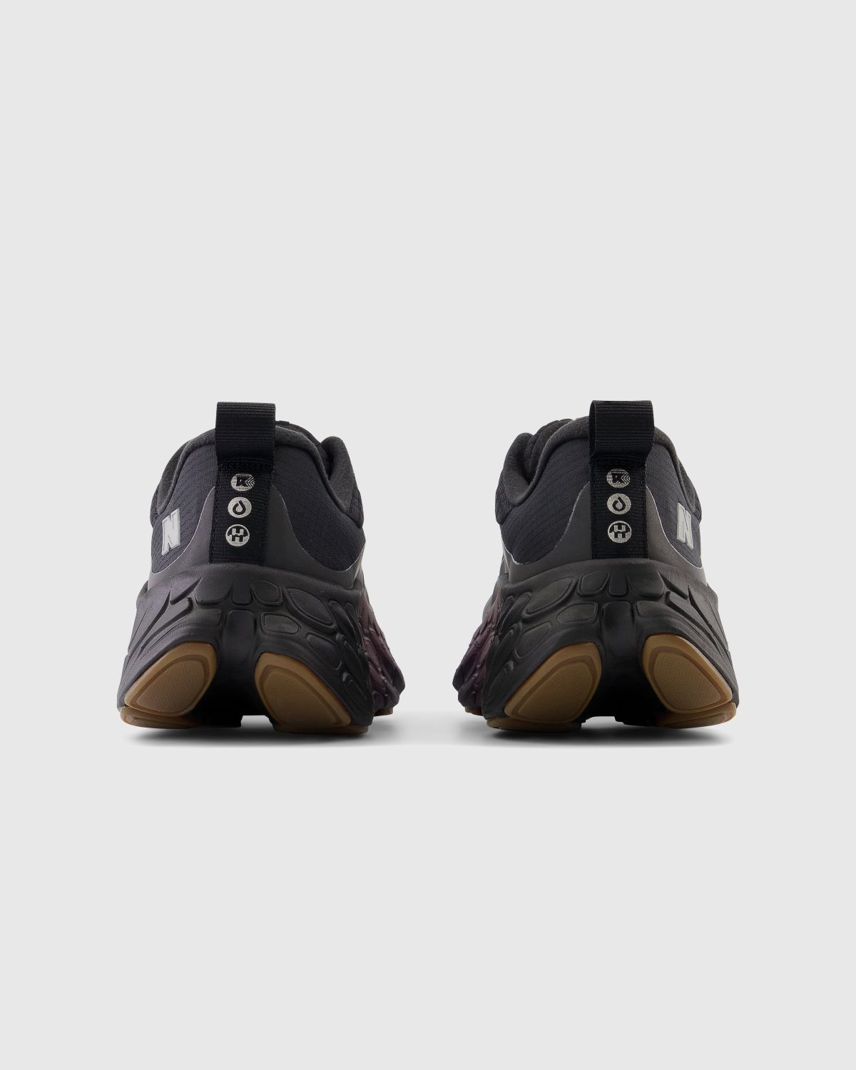 New Balance – Fresh Foam X More v4 W Black/Burgundy - Sneakers - Black - Image 5