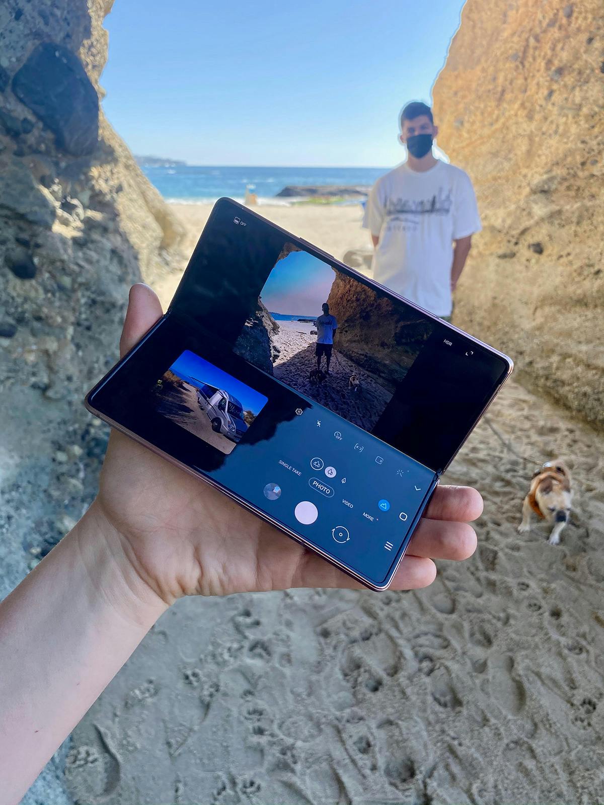 samsung-galaxy-z-fold2-sean-wotherspoon-round2-interview-06