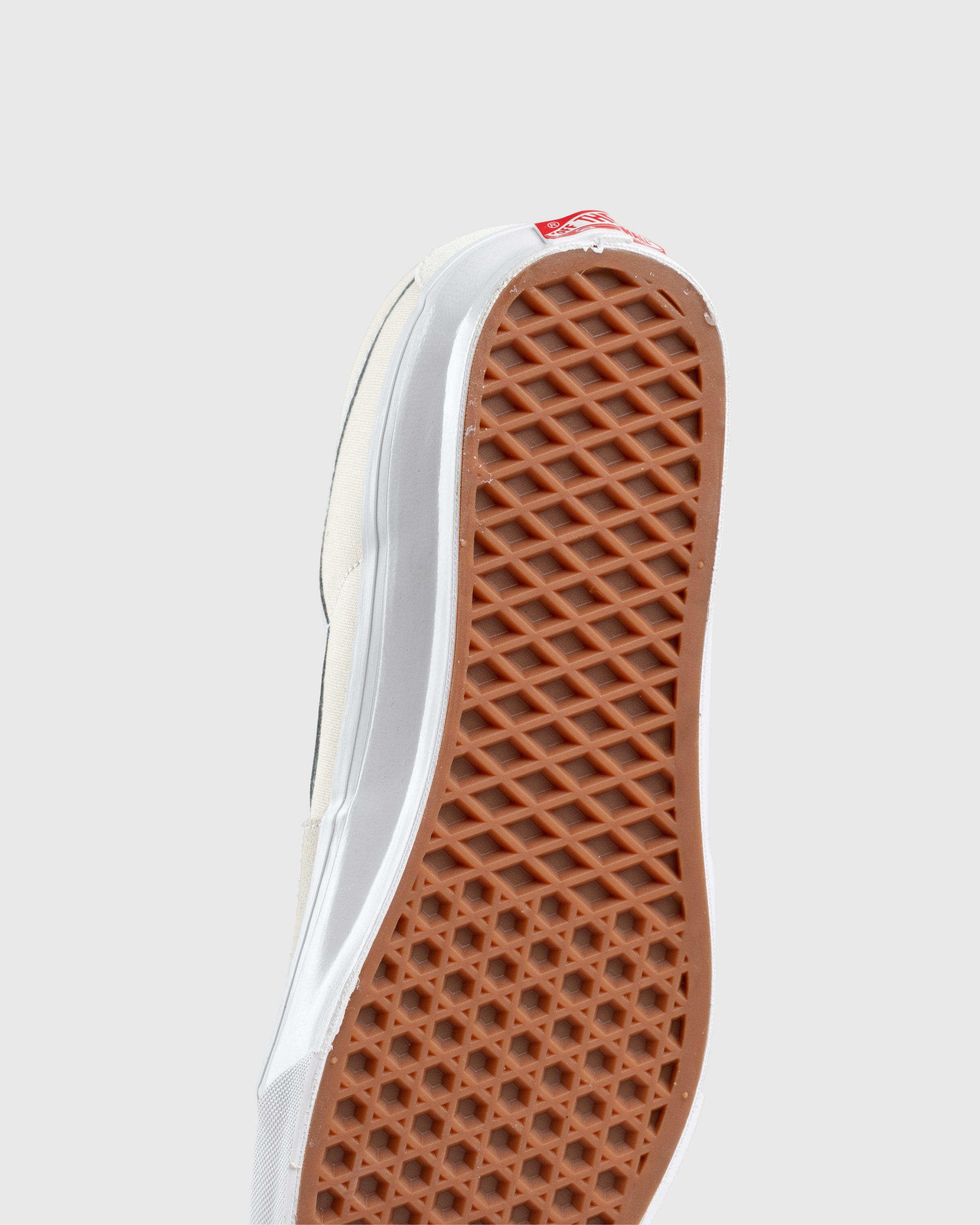 Vans mid hotsell skate shoe