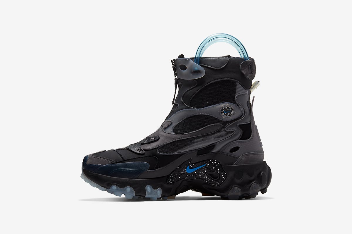 nike react boot black