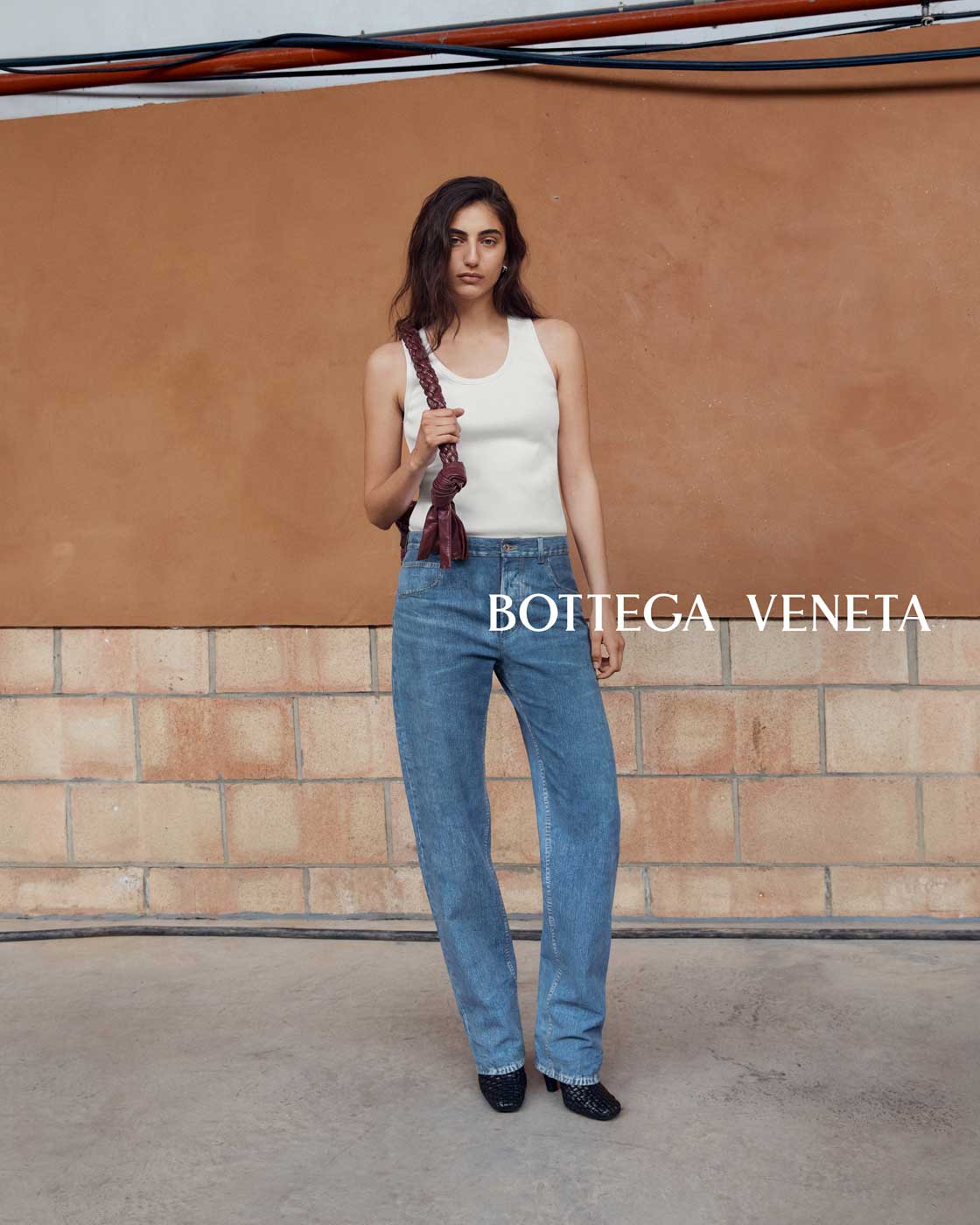 bottega-veneta-winter-2022-campaign-zine-(6)