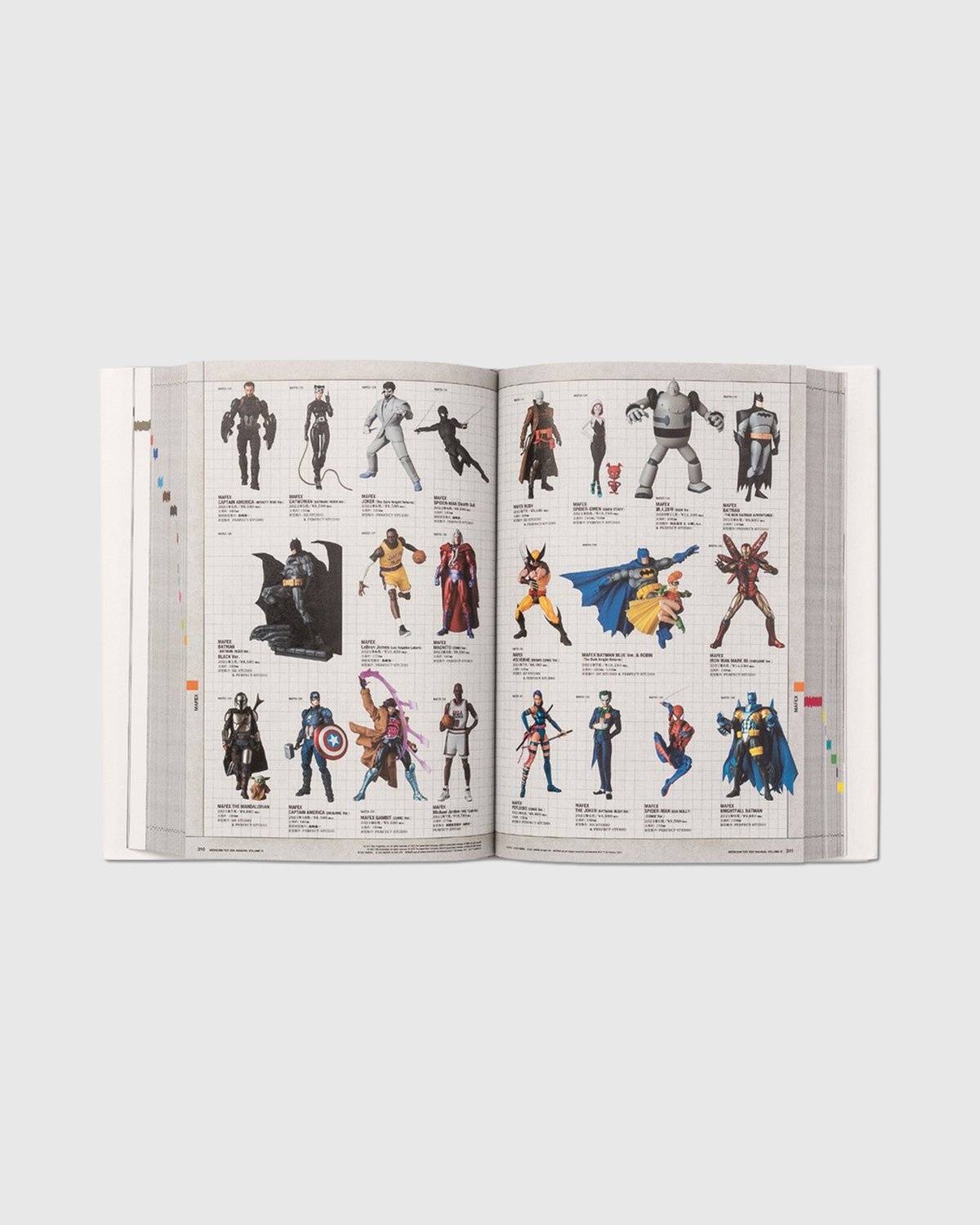 Medicom – Medicom Toy 25th Anniversary Book Manual Volume IV Multi - Books - White - Image 3