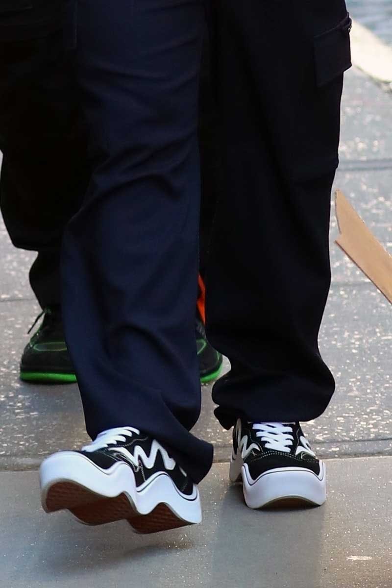 j-balvin-sneakers-mschf-wavy-balenciaga-simpsons (3)