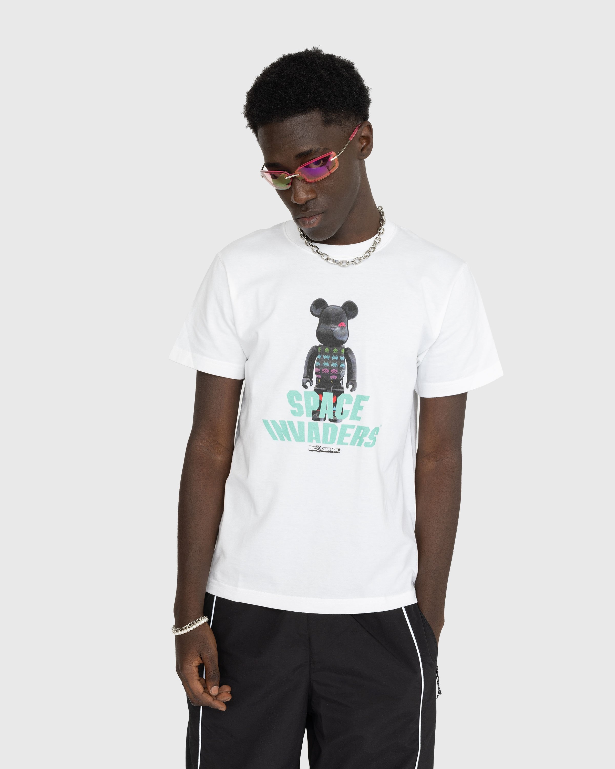 Medicom – Space Invaders Be@rtee White - Tops - White - Image 2