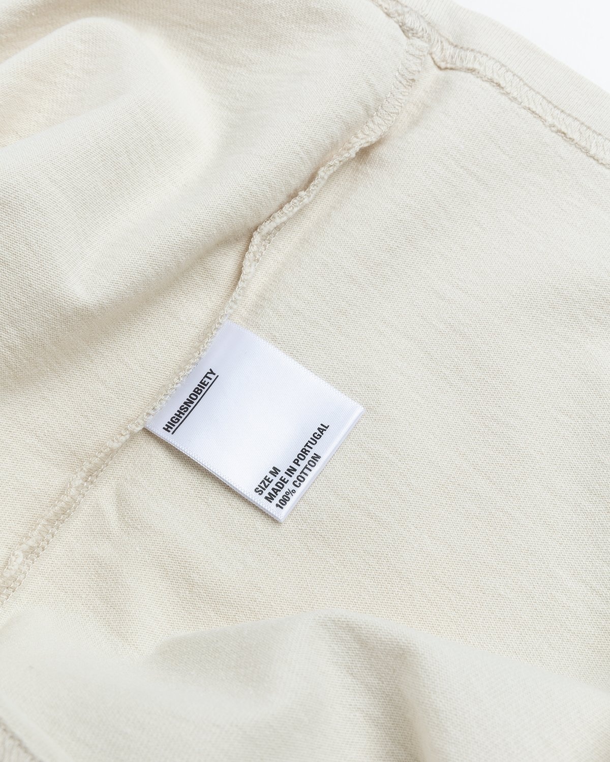 Highsnobiety – Neue National Galerie T-Shirt Eggshell - Tops - Beige - Image 6