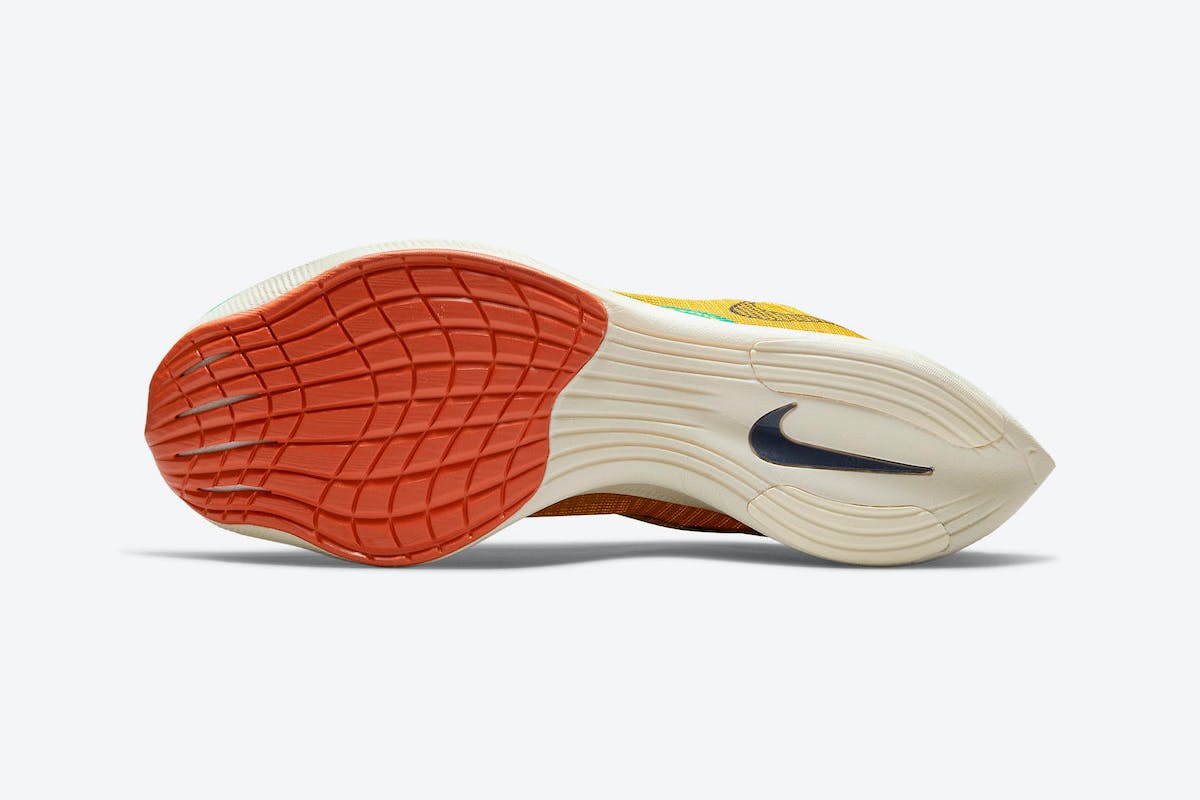 daily-sneaker-roundup-4-30-2021-4-05
