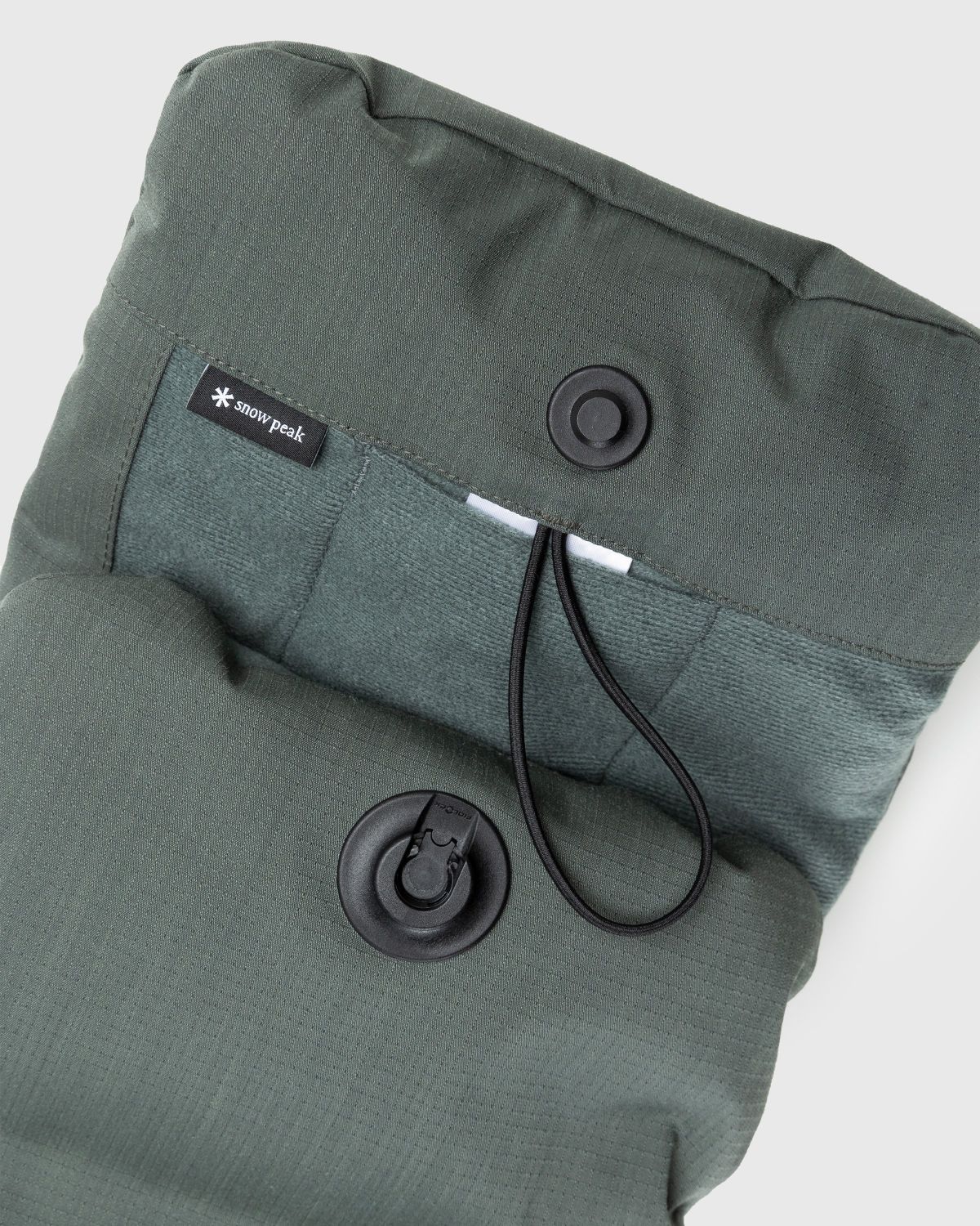 Snow Peak – Fire-Resistant 2 Layer Down Neck Warmer Forest Green - Scarves - Green - Image 4