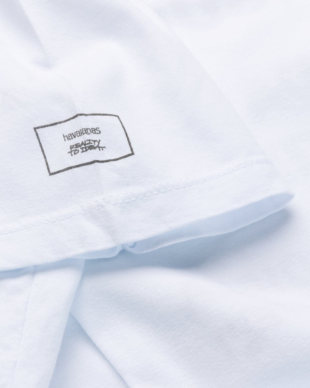 havaianas – Reality to Idea by Joshuas Vides T-Shirt White - T-shirts - White - Image 4