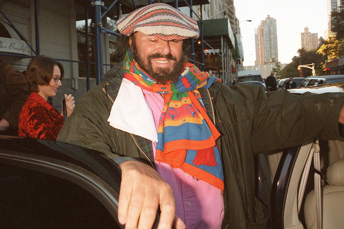 luciano-pavarotti-was-the-big-man-with-big-fits-01