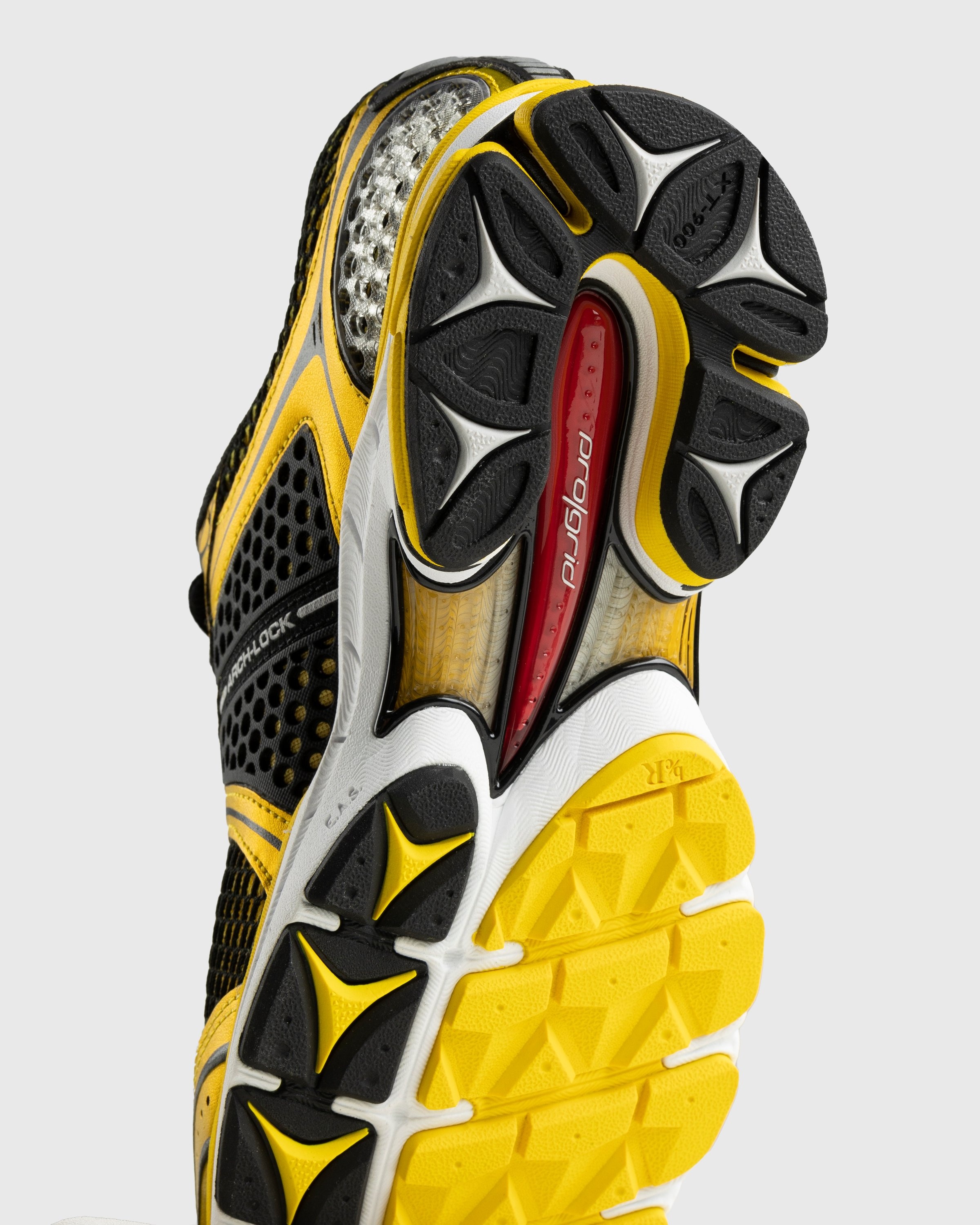 Saucony – ProGrid Triumph 4 Lemon - Low Top Sneakers - Yellow - Image 6