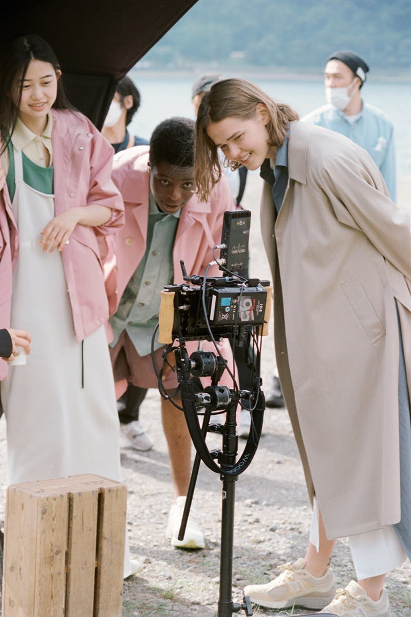 auralee-spring-summer-2022-collection-lookbook-new-balance-2002r (2)