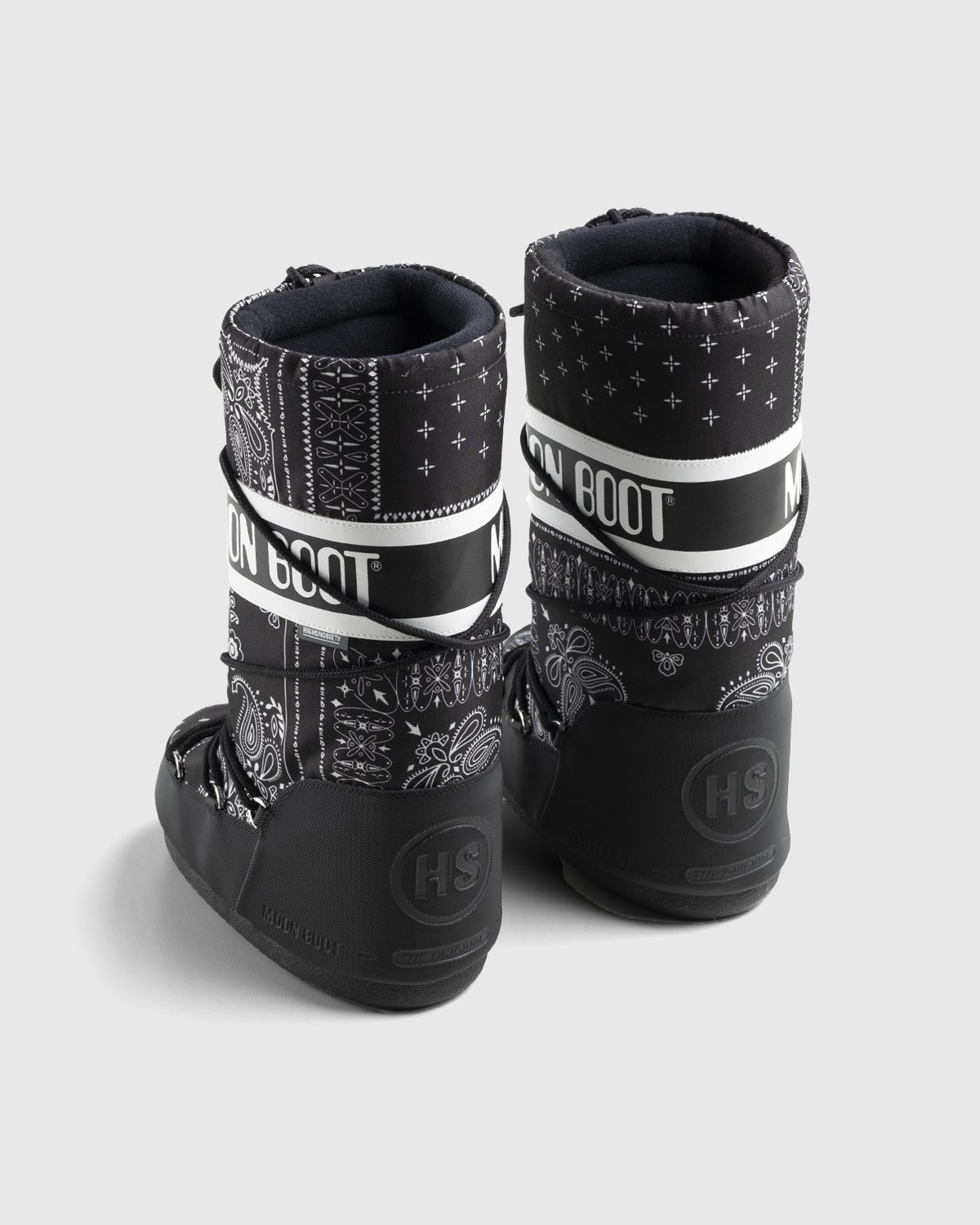 moon boots black