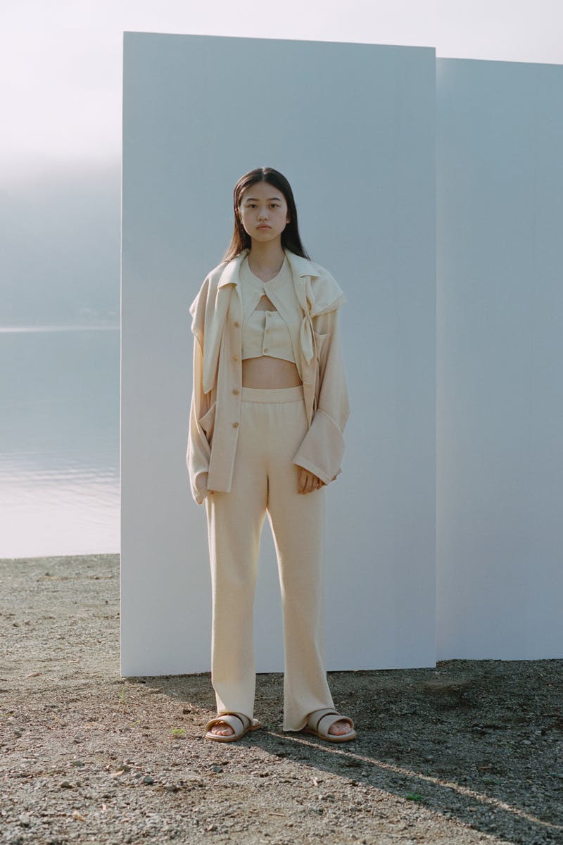 auralee-ss22-collection-new-balance-2002r (44)