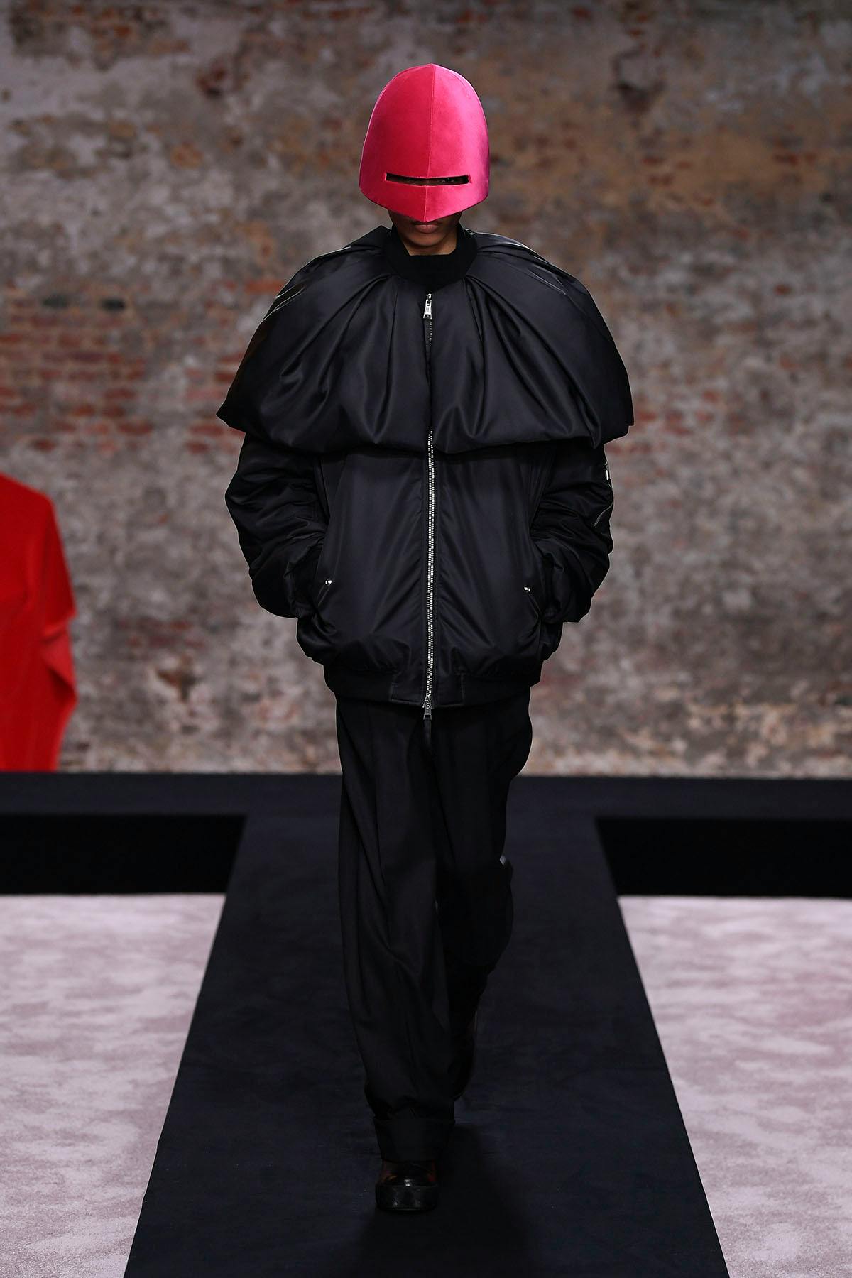 raf-simons-fw22-mens-womens-collection-36