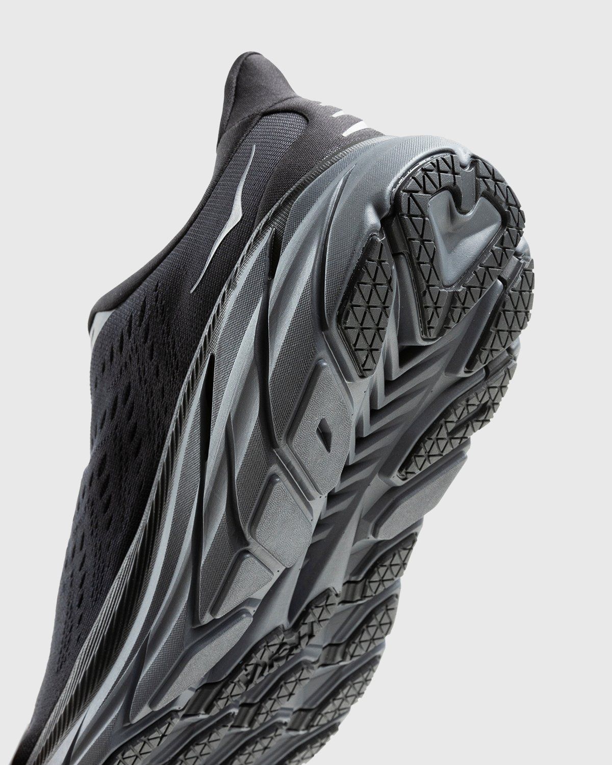 HOKA – Clifton 8 Black / Black - Low Top Sneakers - Black - Image 6
