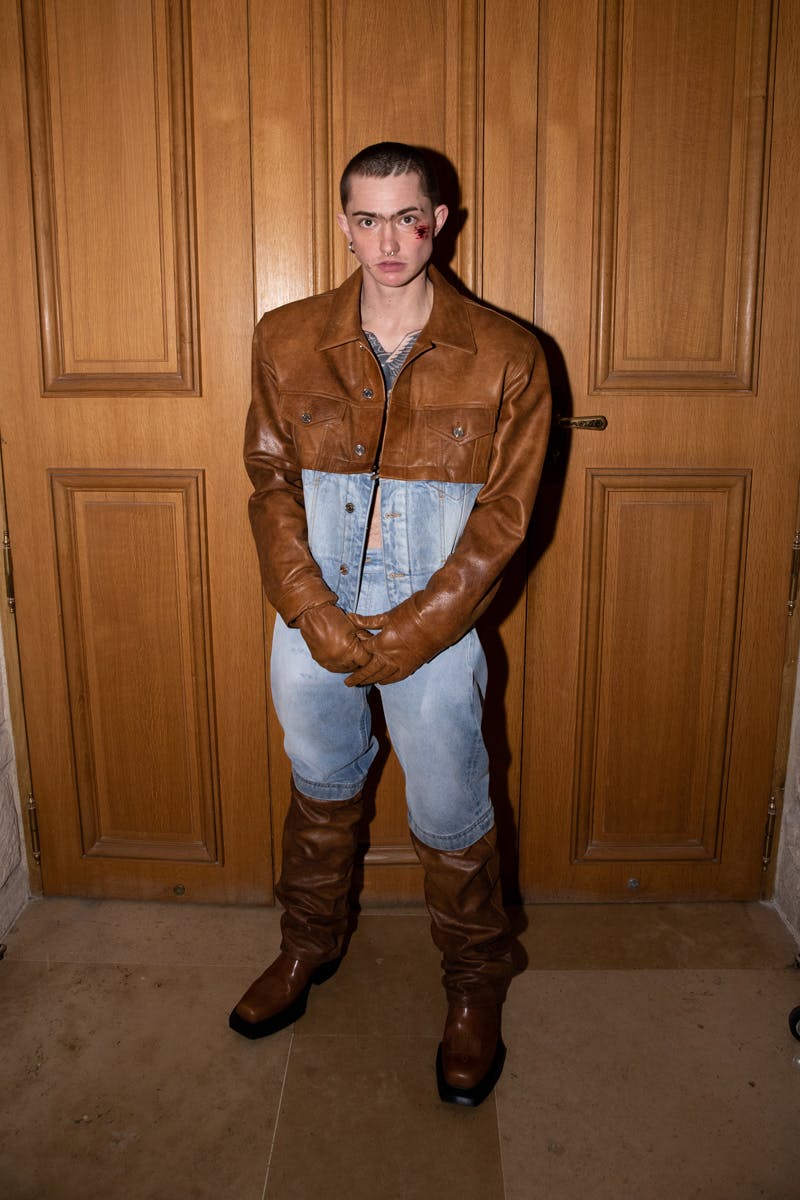 vtmnts-fw22-runway-show-collection-30