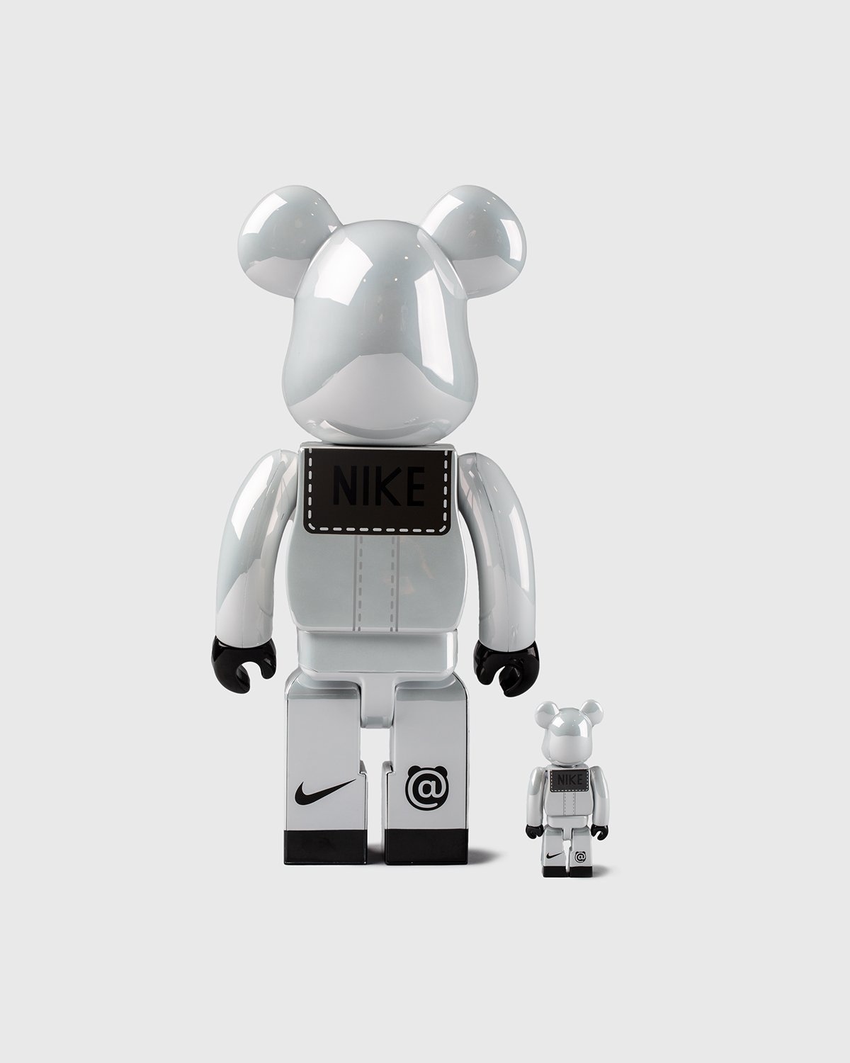 Medicom – Be@rbrick Nike SB 2020 400% and 100% Set White - Toys - White - Image 2