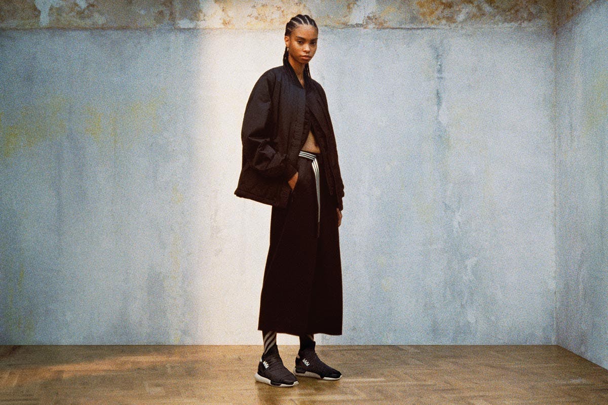 y3-adidas_0000_+H23600-H23600_Y-3_HLD_Y-3_QASA_HIGH_B35673_IMAGE_NO_05_CROP_16X9-1018230