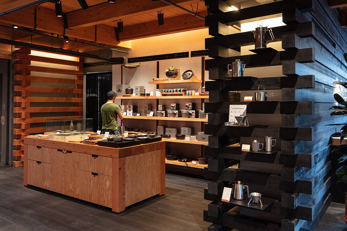 snow-peaks-first-ever-restaurant-looks-as-good-as-it-tastes-04