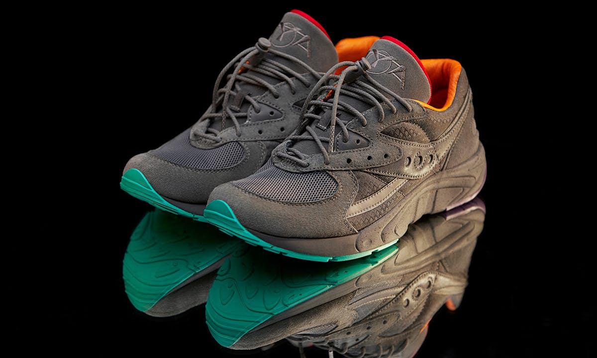 Helder op metalen nek Raised by Wolves x Saucony Has a Chad Muska-Inspired Pocket