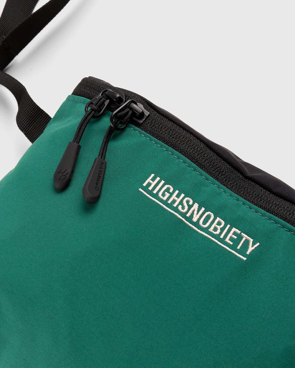 Jack Wolfskin x Highsnobiety – HS Sports Belt Bag Pine Tree - Bags - Green - Image 3