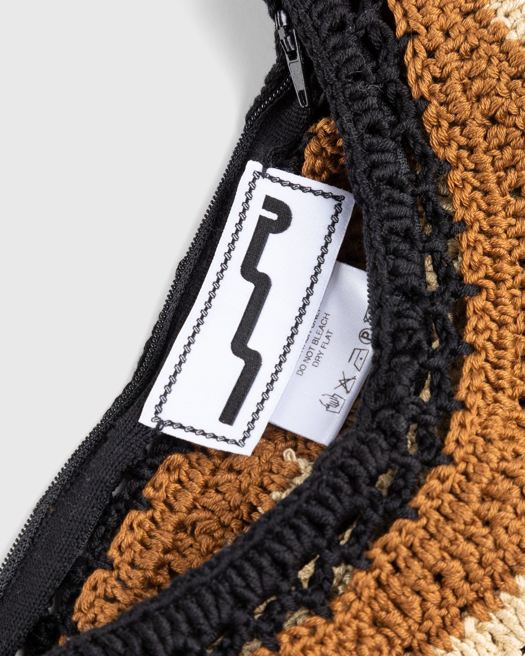 SSU – Crochet Arc Tote Bag Black/Brown - Tote Bags - Black - Image 2