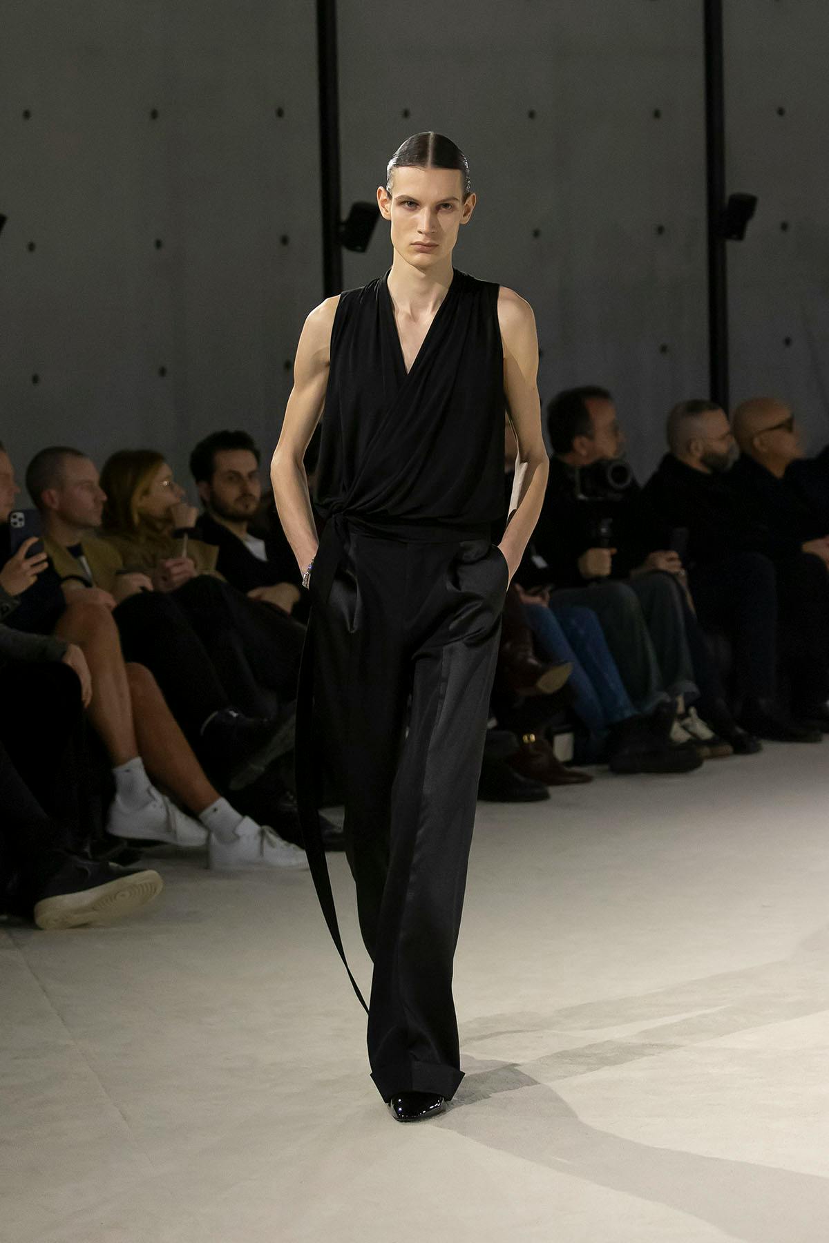 saint-laurent-fall-2023-menswear-12