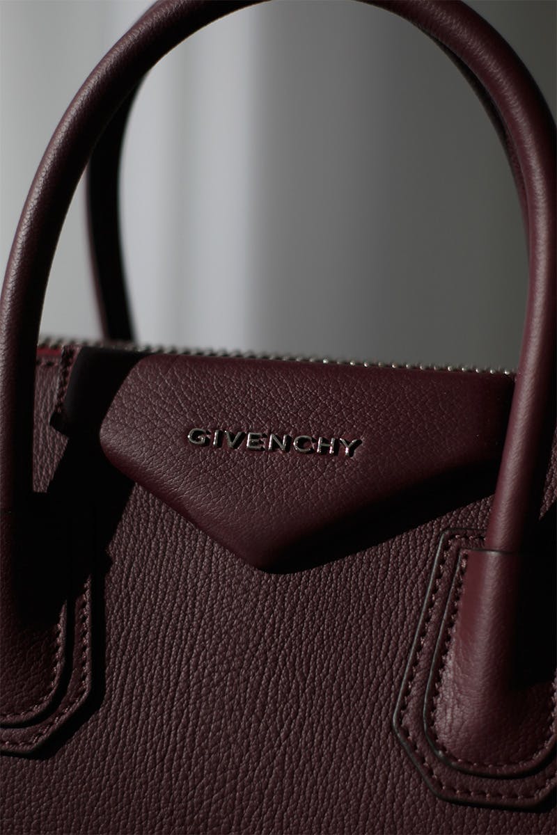 givenchy-antigona-soft-ivania-carpio-13