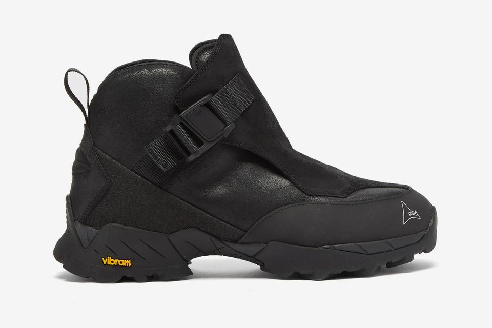 The Best Men's Hiking Boots to Wear This Spring 2022