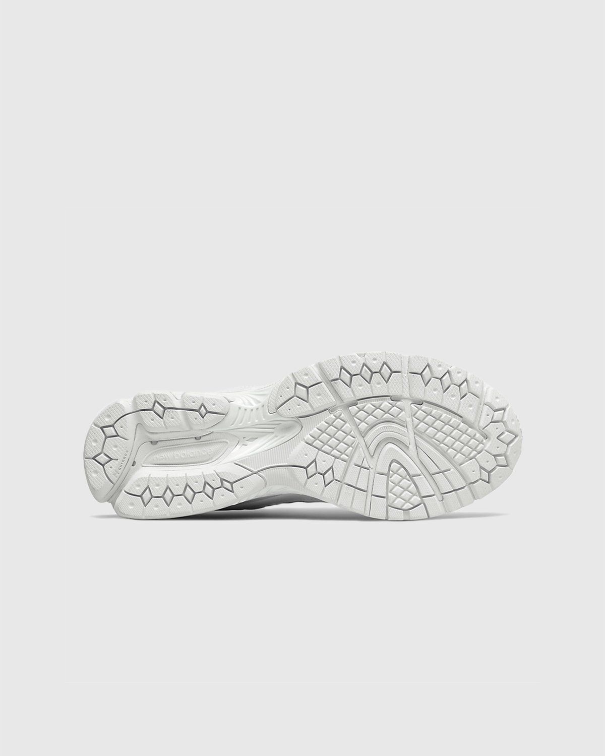 New Balance – ML2002RI White - Sneakers - White - Image 3