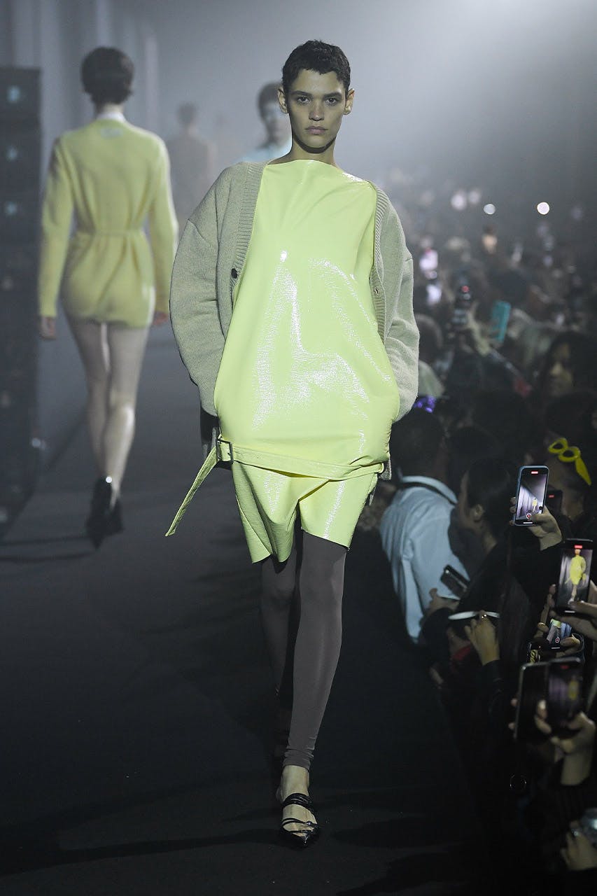raf-simons-ss23-collection-mens-womens-new-001_0012_look0004