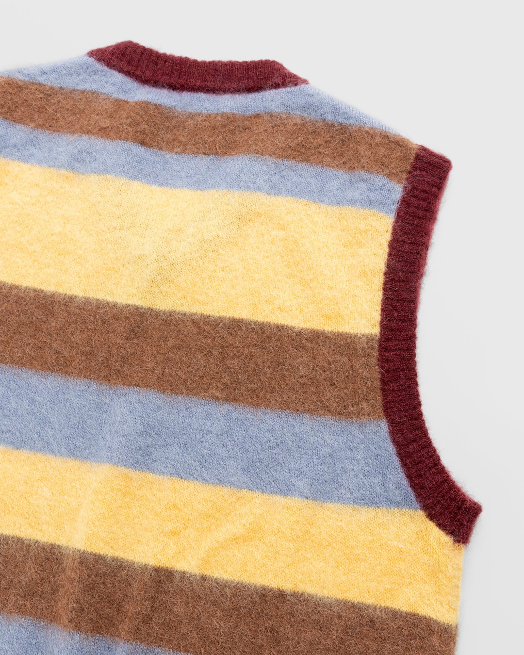 Highsnobiety – Alpaca Gradient Sweater Vest Yellow/Red - Knitwear - Multi - Image 4