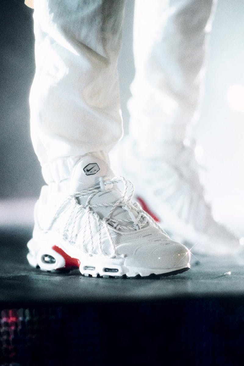 drake-stage-use-air-max-plus-tn