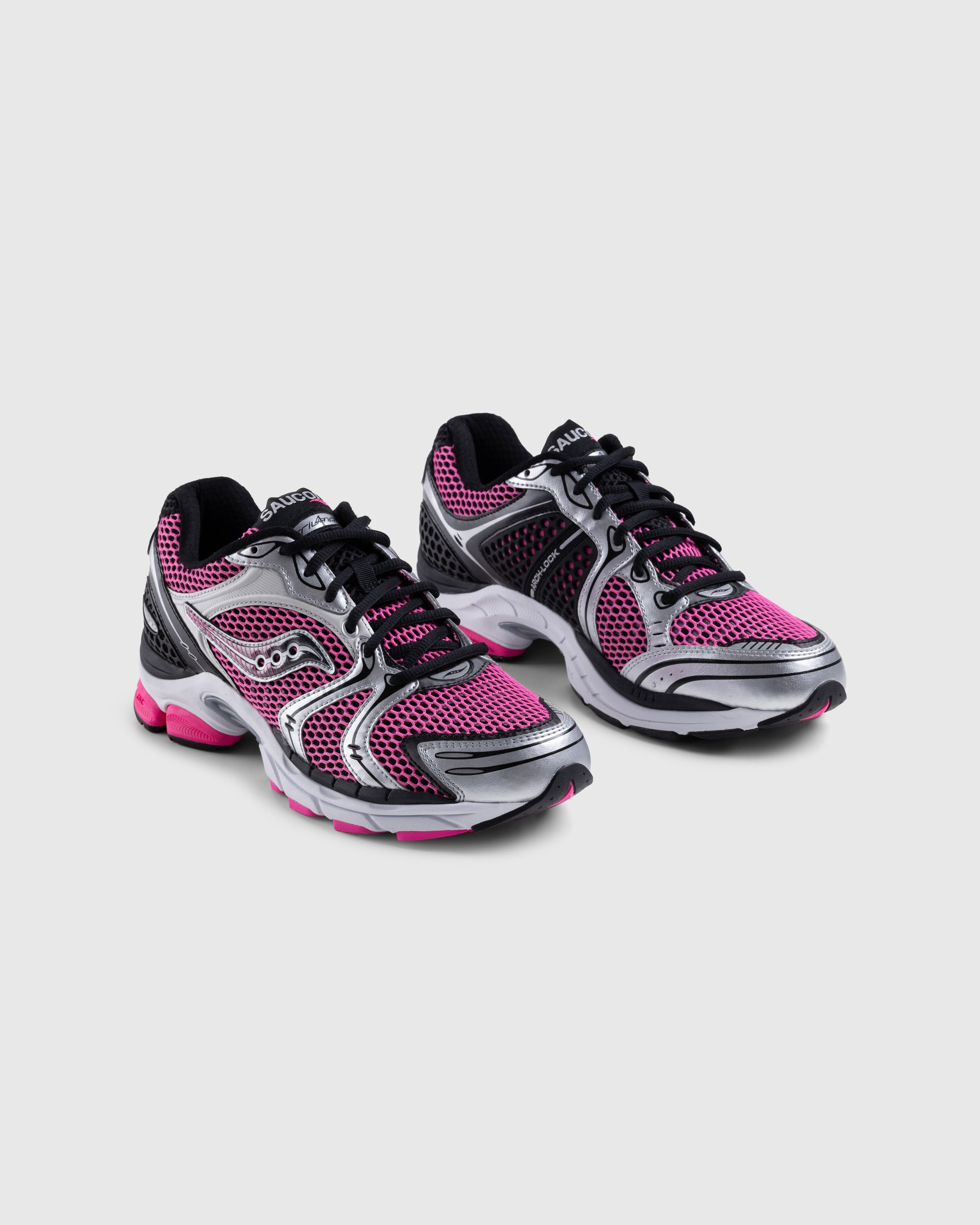 Saucony – ProGrid Triumph 4 Pink/Silver | Highsnobiety Shop