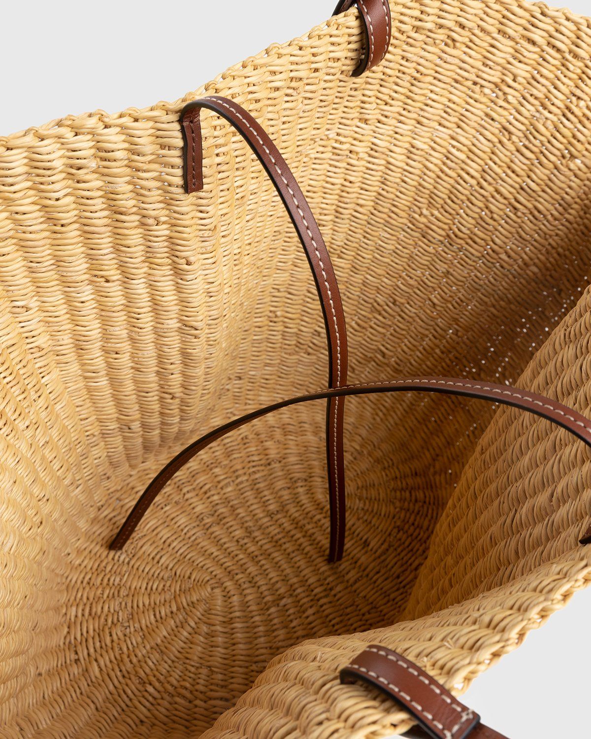 Loewe – Paula's Ibiza Small Shell Basket Bag Natural/Pecan - Shoulder Bags - Beige - Image 3