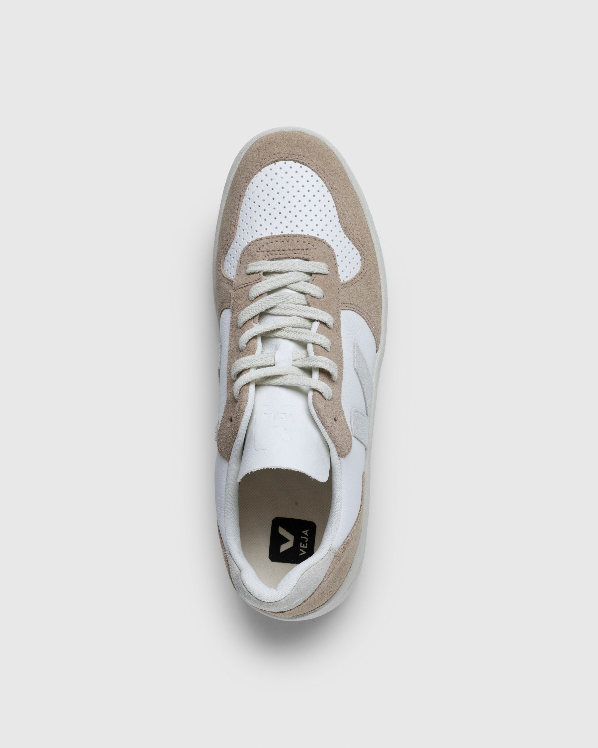 Veja v10 extra white natural outlet