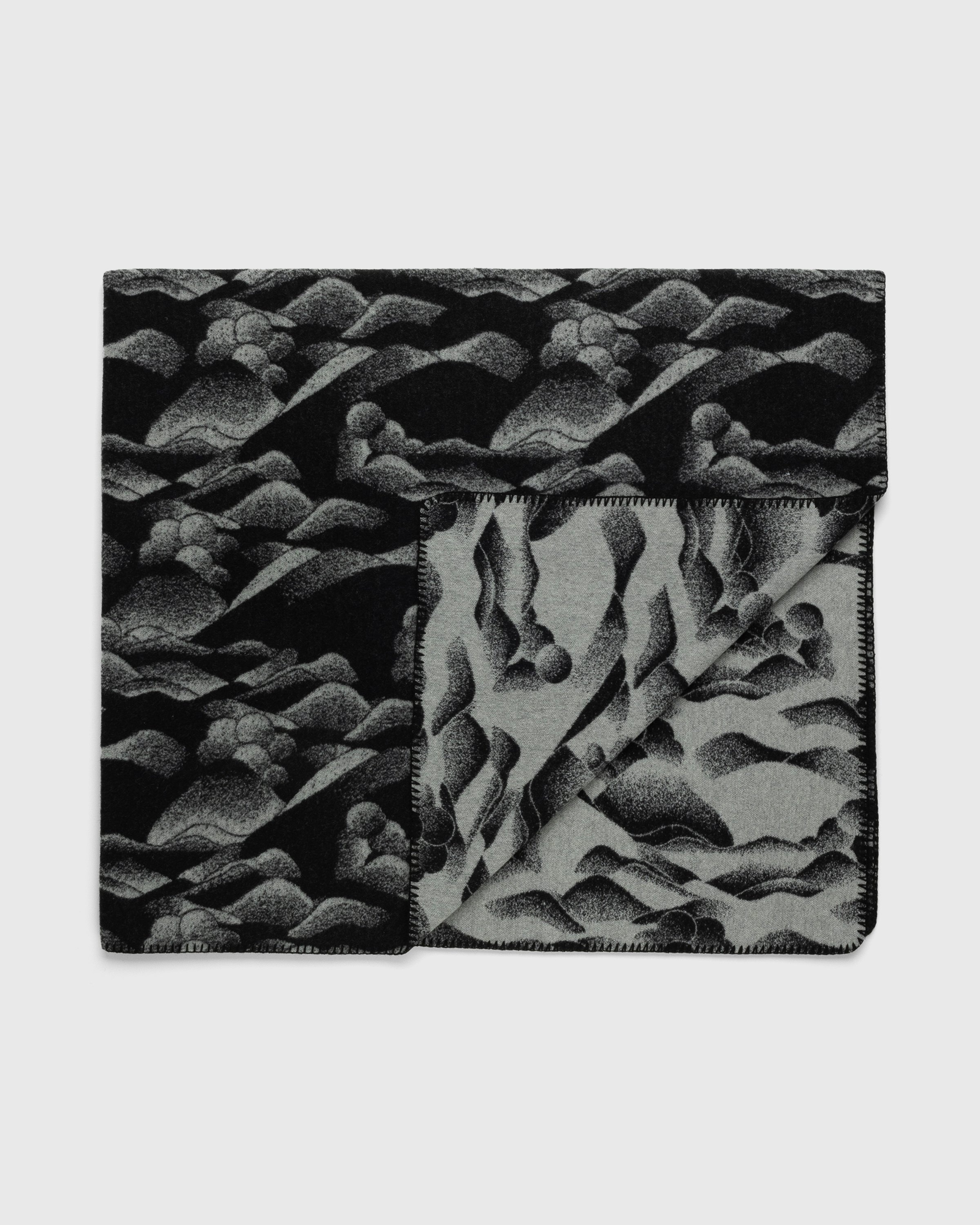 And Wander – Mountain Camo Wool Blanket Lar - Lifestyle - Black - Image 3