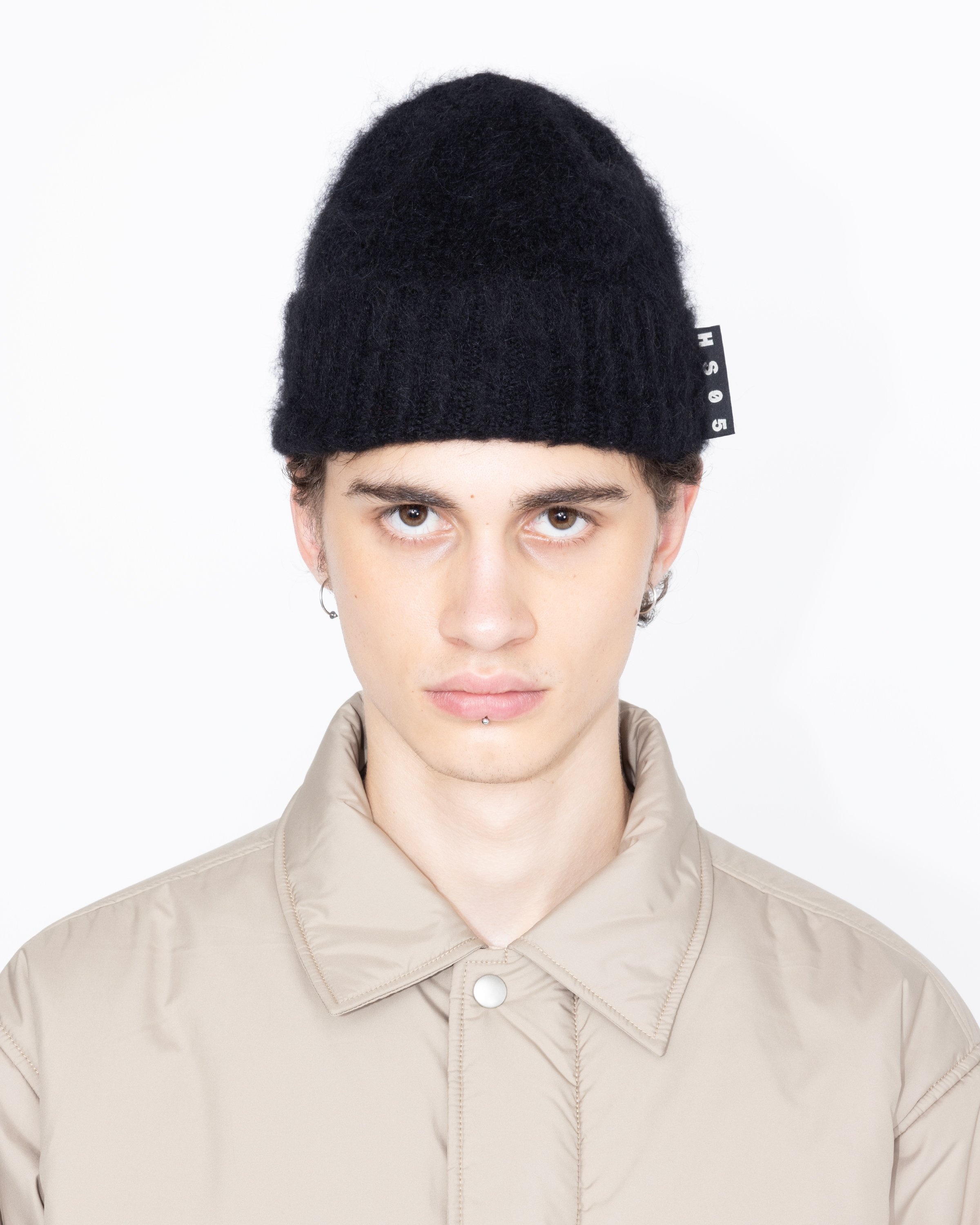 Highsnobiety HS05 – Alpaca Beanie Black - Hats - Black - Image 4
