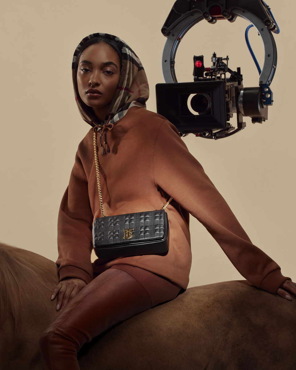 Burberry Introduces the Lola Bag Campaign - hero images c Courtesy of Burberry _ Torso Solutions_007