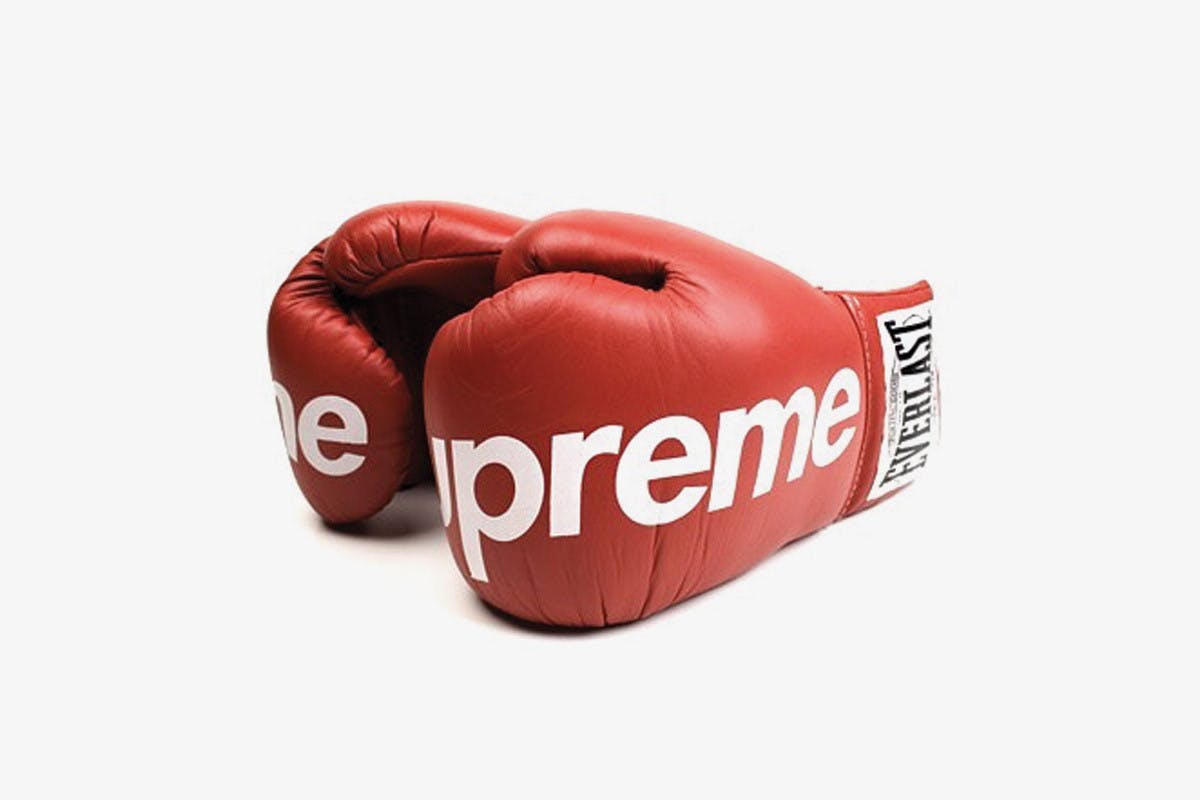 Best items. Supreme x Everlast. Supreme Everlast перчатки. Боксерские перчатки Louis Vuitton. Боксерская груша Суприм.