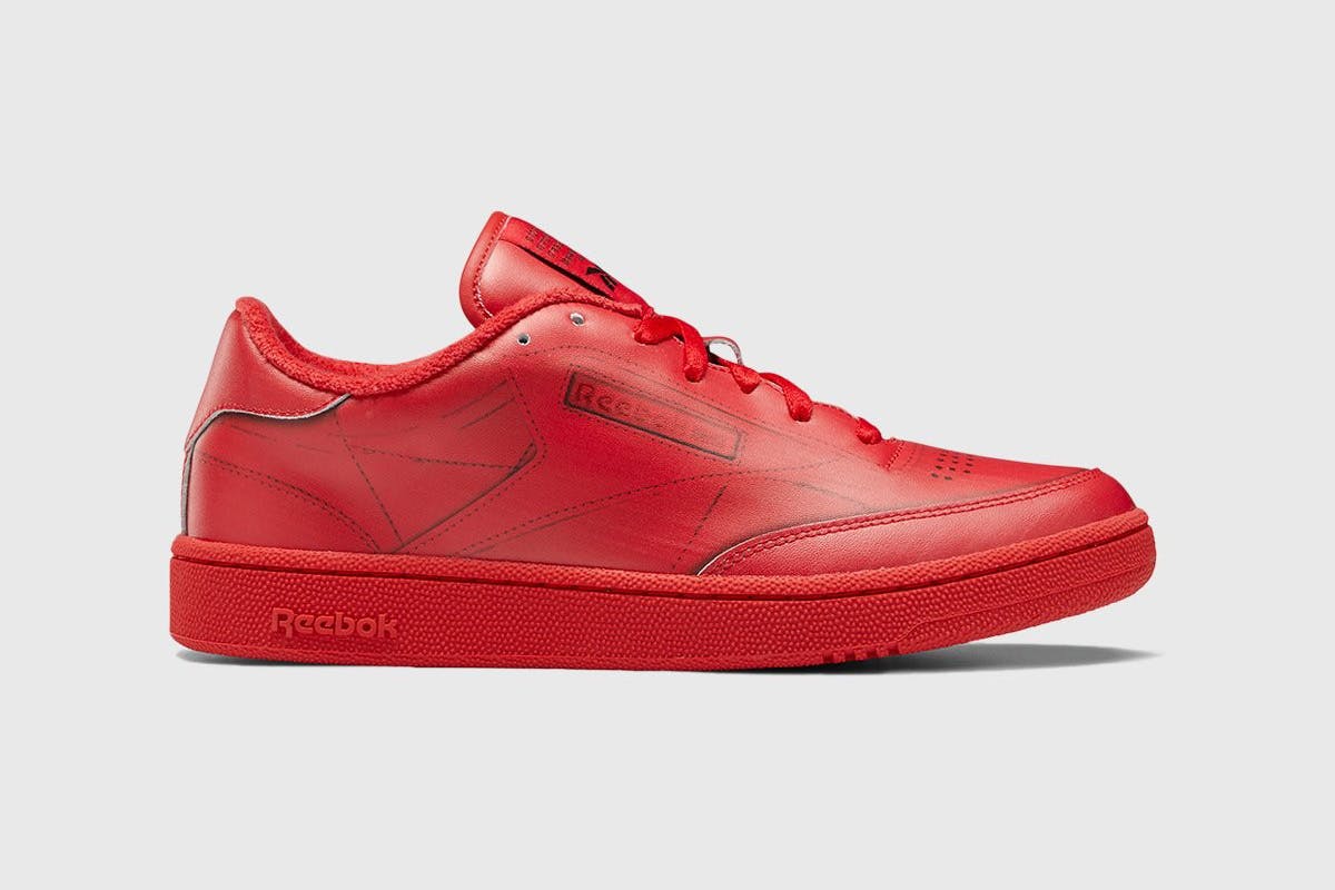 maison-margiela-reebok-classic-leather-tabi-red-grey-release-date-price-09