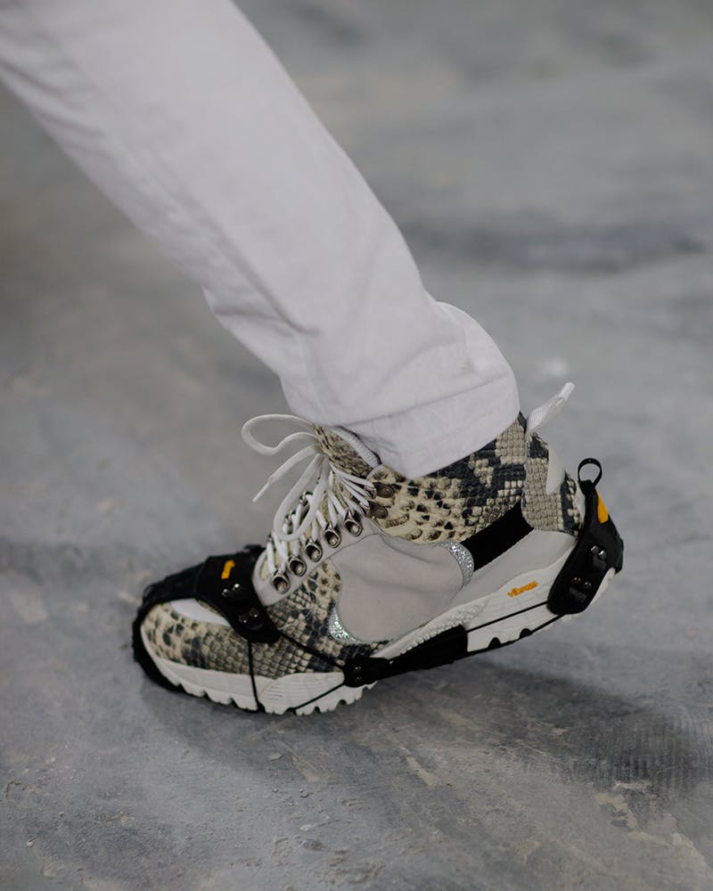 roa hiking shoes
