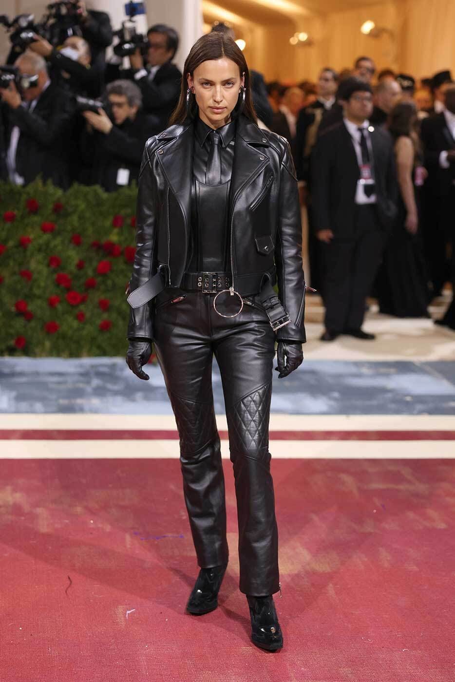 met-gala-2022-best-dressed-outfits-red-carpet-7773