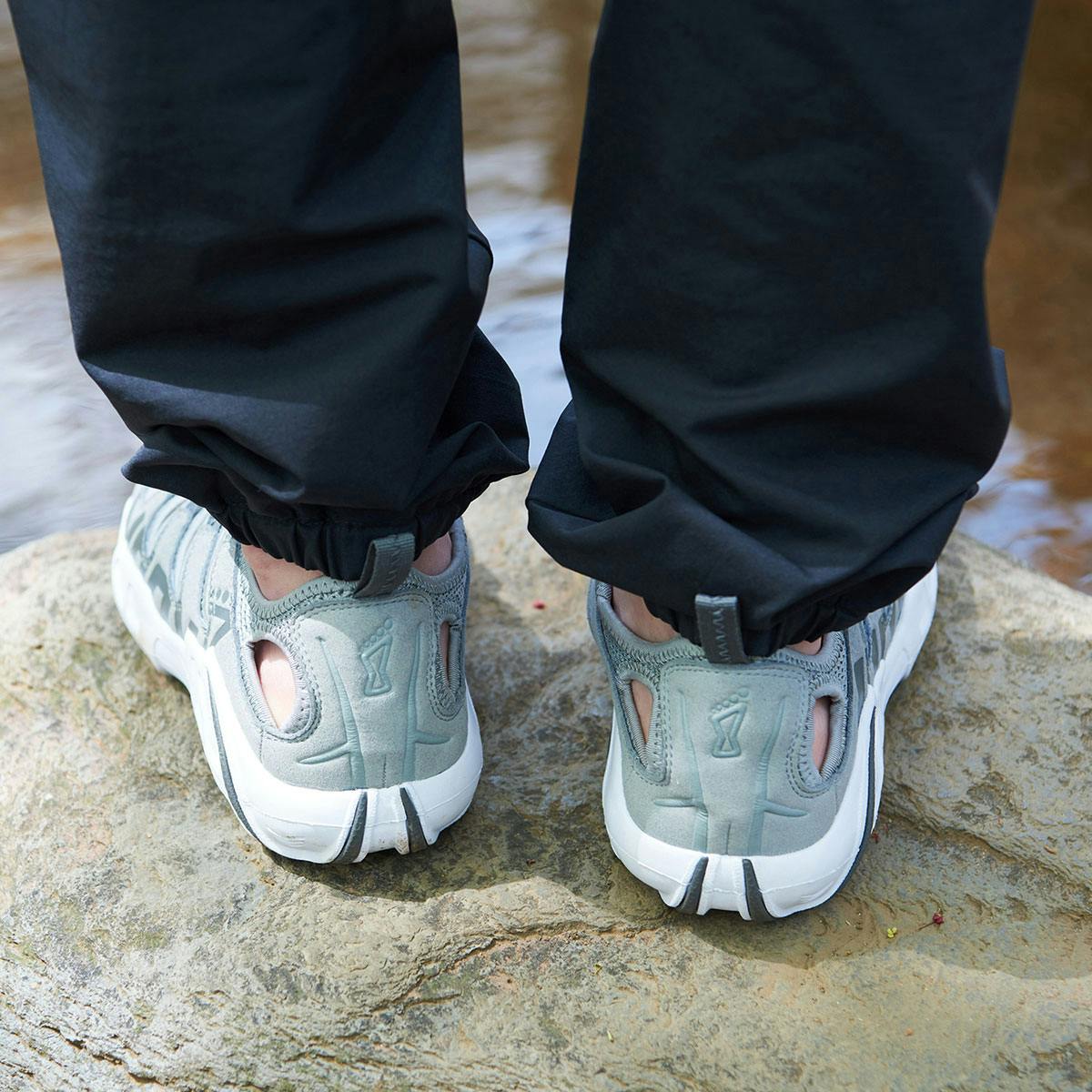 daily-sneaker-roundup-5-3-2021-2-03