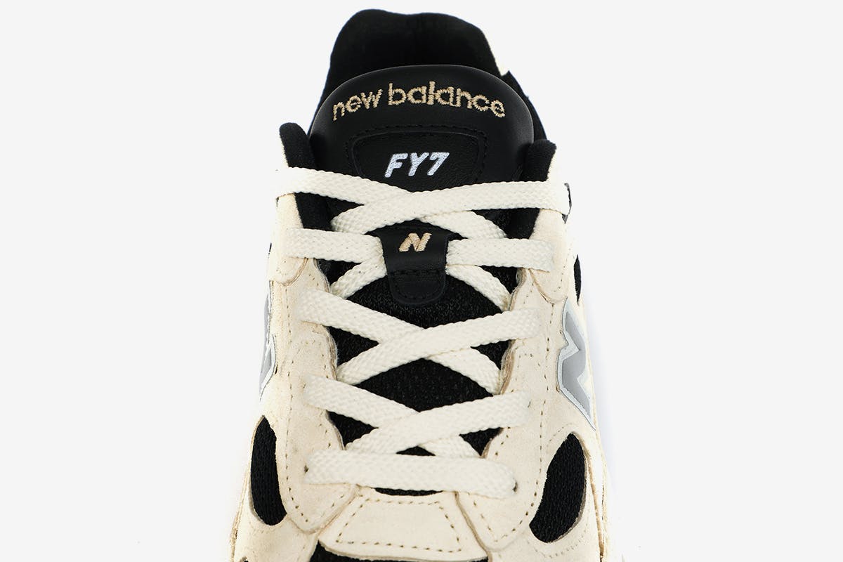 992 studio fy7